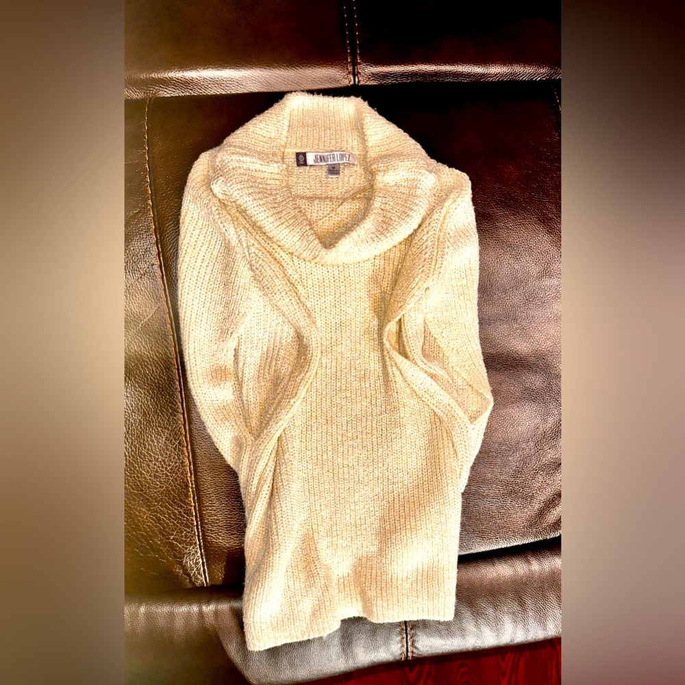 Jennifer Lopez Shimmering Champagne Color Sweater Vest Macrame Size M